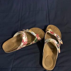 SANDALS